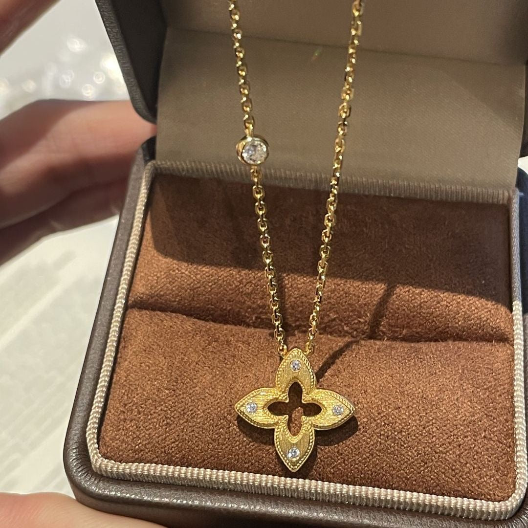 Vintage Textured Four Leaf Clover Zircon Gold Necklace, Bezel Set Side Stone Cable Chain
