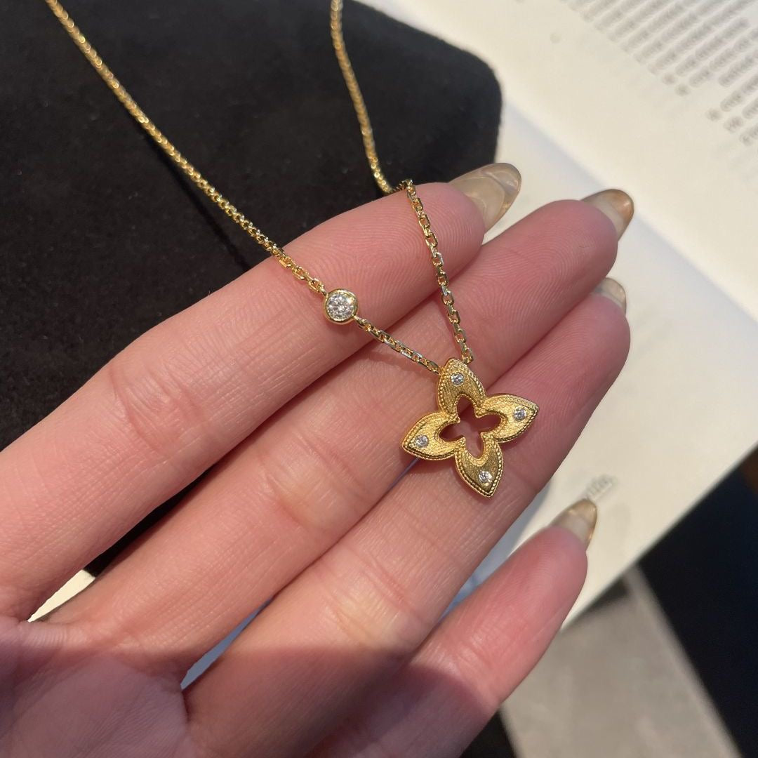 Vintage Textured Four Leaf Clover Zircon Gold Necklace, Bezel Set Side Stone Cable Chain